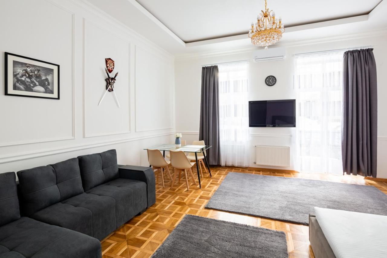 Alfa Apartments Grushevskoho 7 Leopoli Esterno foto